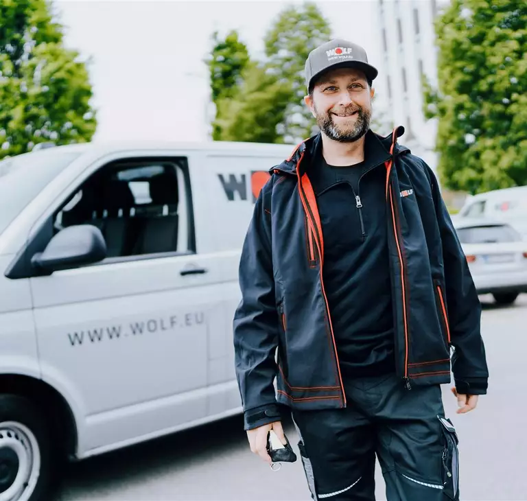Serviceeinsatz WOLF Servicebus & Mitarbeiter