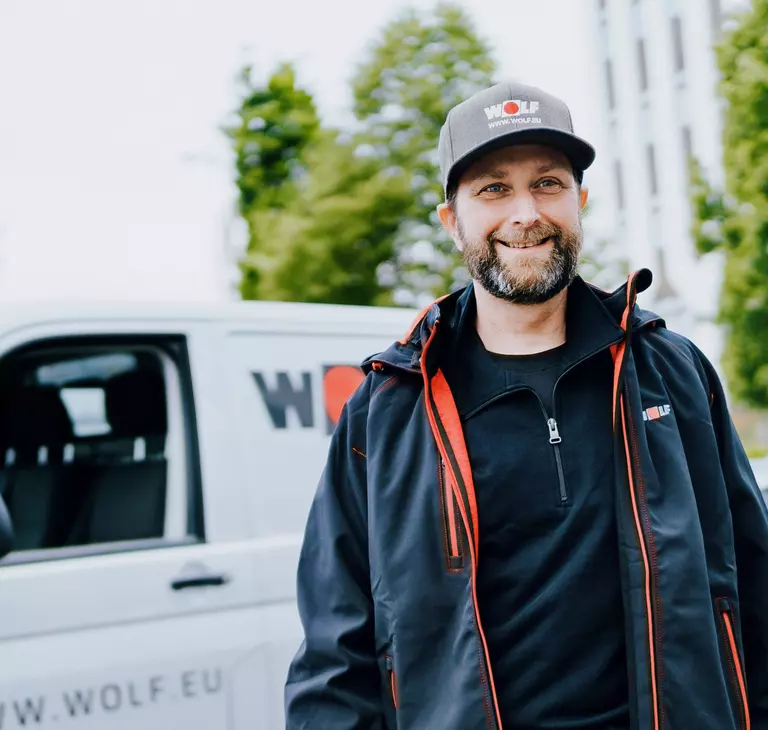 Serviceeinsatz WOLF Servicebus & Mitarbeiter