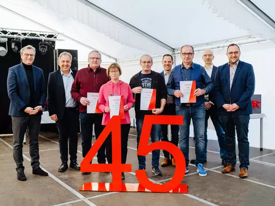 Auf 45 Jahre Betriebszugehörigkeit können Josef Anthofer, Elisabeth Loibl, Werner Fleck und Reinhard Zeilbeck zurückblicken.