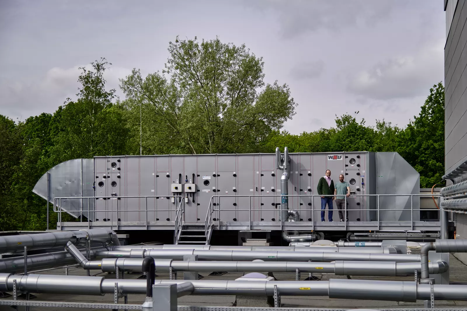 Referenz Mitsubishi Electric Halle RLT-Gerät Dach